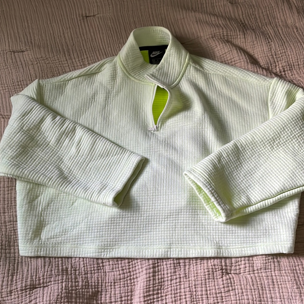 Nike cropped quarter zip size M